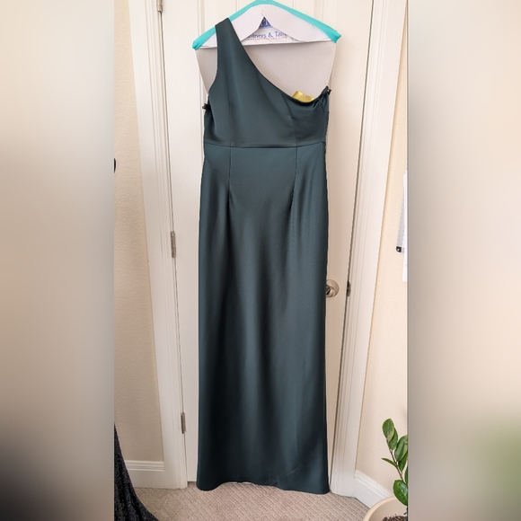 Stunning Emerald One Shoulder BHLDN Gown Size 6 - Picture 6 of 8